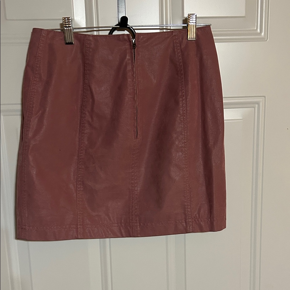 Chic Mauve Mini Skirt - Picture 3 of 5